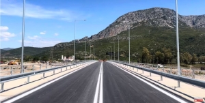 Ποια εκκρεμότητα απομένει για να παραδοθεί η νέα γέφυρα Εύηνου (video)