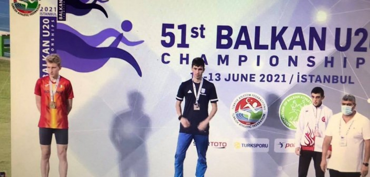 Στο ψηλότερο σκαλί του βάθρου ο Αγρινιώτης Νίκος Σταμούλης – Χρυσό στα 5 χλμ. στο Βαλκανικό Πρωτάθλημα (video)