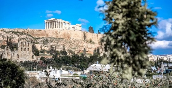 Καιρός: Ανοιξιάτικος, υποχωρεί το κρύο με τη θερμοκρασία να αγγίζει τους 20 βαθμούς Κελσίου