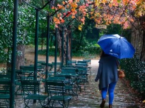 Καιρός: Επανέρχονται βροχές και καταιγίδες στα δυτικά ενώ παραμένει ψηλά ο υδράργυρος