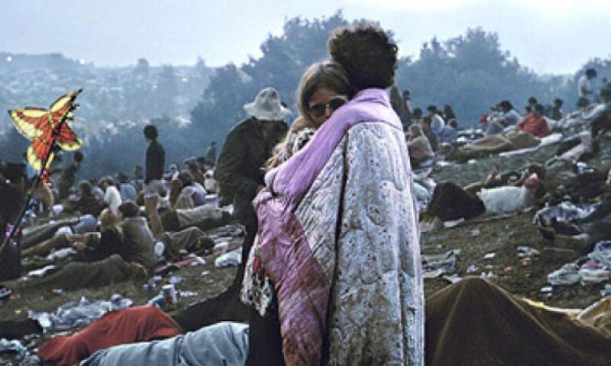 Πέθανε η γυναίκα από το εμβληματικό ζευγάρι του φεστιβάλ Woodstock