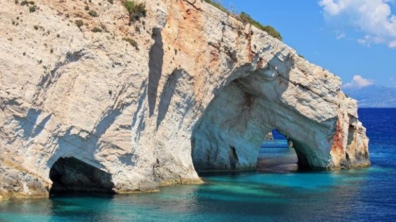 Τα καλύτερα νησιά για ρομαντισμό, για οικογένειες ή για τις παραλίες σύμφωνα με την Telegraph