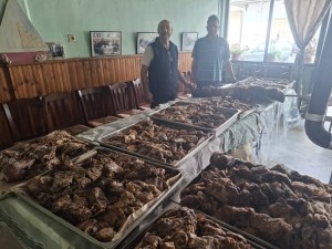 Αγρίνιο-Πάσχα αγάπης: Ψήθηκαν 15 αρνιά για τα συσσίτια του Αγίου Δημητρίου