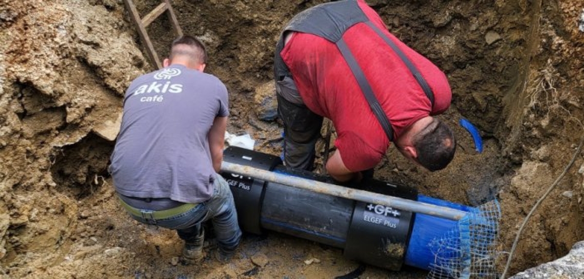 Αγρίνιο: Επί ποδός τα συνεργεία της ΔΕΥΑΑ μετά τη βλάβη στον κεντρικό αγωγό ύδρευσης