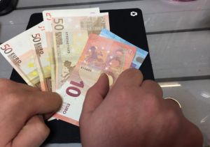 Συντάξεις: Μειώσεις ως και 350 ευρώ – Αναλυτικοί πίνακες με τα νέα ποσά