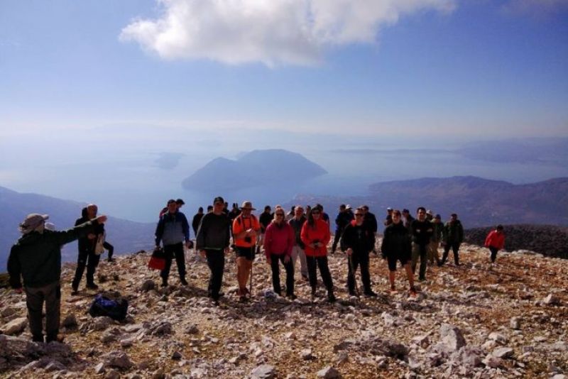 Μεγάλη συμμετοχή στην πεζοπορία στα Ακαρνανικά όρη και στην κορυφή Μπούμιστος