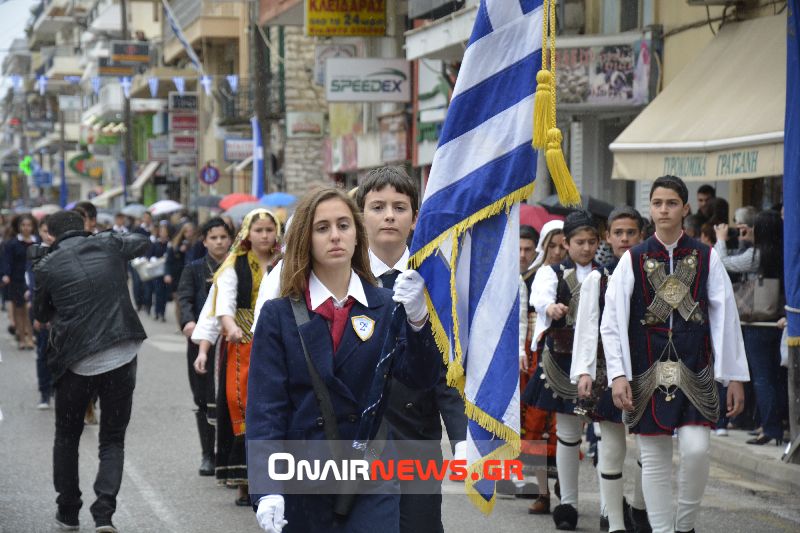 Η παρέλαση για την επέτειο της 25ης Μαρτίου στο Μεσολόγγι