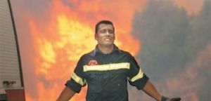 Έκκληση για αιμοπετάλια για τον πυροσβέστη που τραυματίστηκε σοβαρά στη φωτιά στο Ζευγολατιό