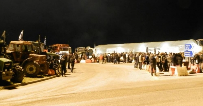 Δευτέρα: ποιες ώρες θα διακοπεί η κυκλοφορία στα αγροτικά μπλόκα