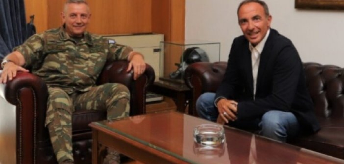 Νίκος Αλιάγας: Γιατί συναντήθηκε με τον Αρχηγό ΓΕΕΘΑ Κωνσταντίνο Φλώρο ο γνωστός παρουσιαστής;