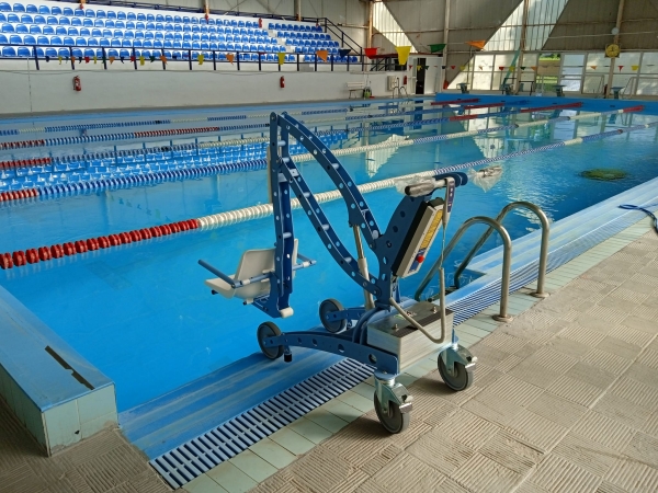 Αναβατόριο πισίνας για ΑΜΕΑ απέκτησε το κολυμβητήριο του ΔΑΚ Αγρινίου