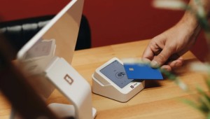 Νέες αλλαγές στην προπληρωμένη κάρτα των επιδομάτων