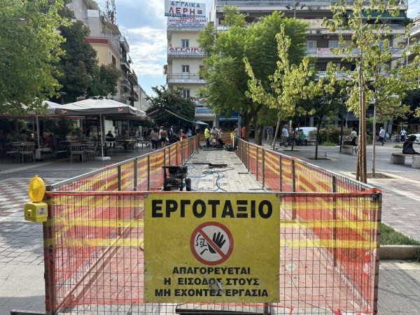 Αγρίνιο: Εργασίες συντήρησης στο επιδαπέδιο σιντριβάνι της κεντρικής πλατείας