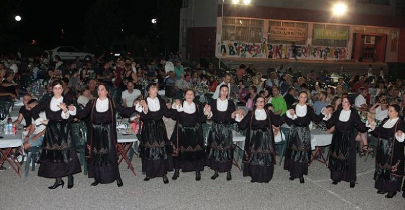Τριανταίικα: Παραδοσιακό γλέντι με τον σύλλογο «Παναγία Βλαχερνών» (φωτο)