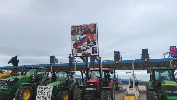 Μπλόκο Αγγελόκαστρο: Το «κάδρο» των… ευθυνών από την οργή των αγροτών