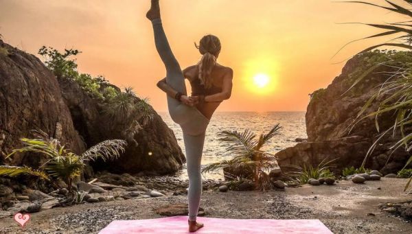Βίντεο: Δασκάλα της yoga αφήνει άναυδο το διαδίκτυο