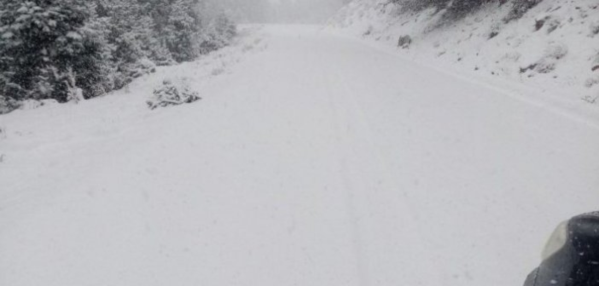 Ορεινή Ναυπακτία: Έντονη χιονόπτωση – Αναγκαίες οι αντιολισθητικές αλυσίδες (βίντεο)