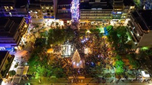 Αγρίνιο: Φωταγώγηση του χριστουγεννιάτικου δέντρου το Σάββατο με ανοικτά καταστήματα από 18:00 έως 22:00