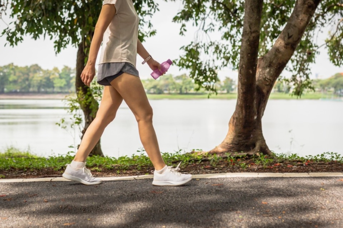 Αυτή η τεχνική στο περπάτημα μπορεί να σας βοηθήσει να χάσετε ένα κιλό την εβδομάδα – Ειδικός εξηγεί πώς να τον πετύχετε