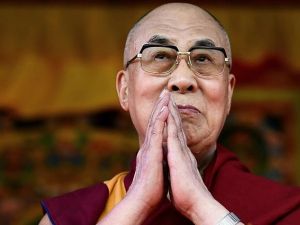 5 συμβουλές από τον Δαλάι Λάμα για να την παλέψουμε και φέτος
