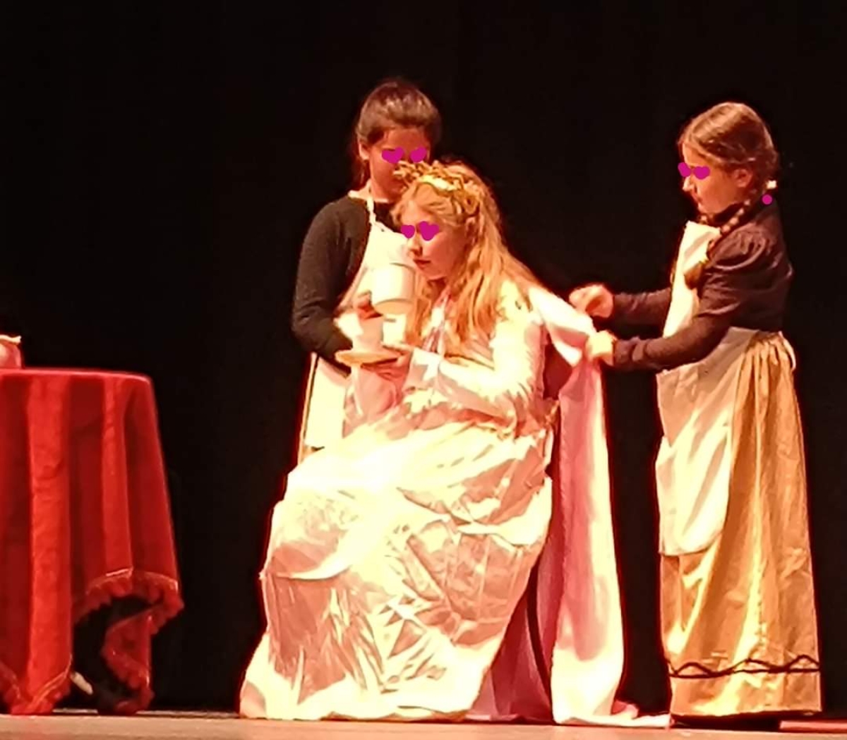 Το 12ο Δημοτικό Σχολείο Αγρινίου ανέβασε θεατρική παράσταση για την «Φλόγα»
