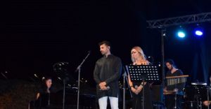 Μάγεψαν το κοινό στο Αντίρριο Πέγκυ Ζήνα και Π. Πετράκης με την ορχήστρα Μίκη Θεοδωράκη (φωτο)