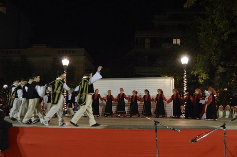 Καταχειροκροτήθηκαν τα χορευτικά τμήματα του Δήμου (ΦΩΤΟ+VIDEOS)