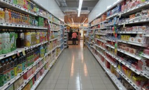 Θεοδωρικάκος: Ζητήσαμε μείωση τιμών σε 1.000 προϊόντα σούπερ μάρκετ – Μόνιμη η απαγόρευση προσφορών αν έχουν γίνει ανατιμήσεις τους τελευταίους 3 μήνες