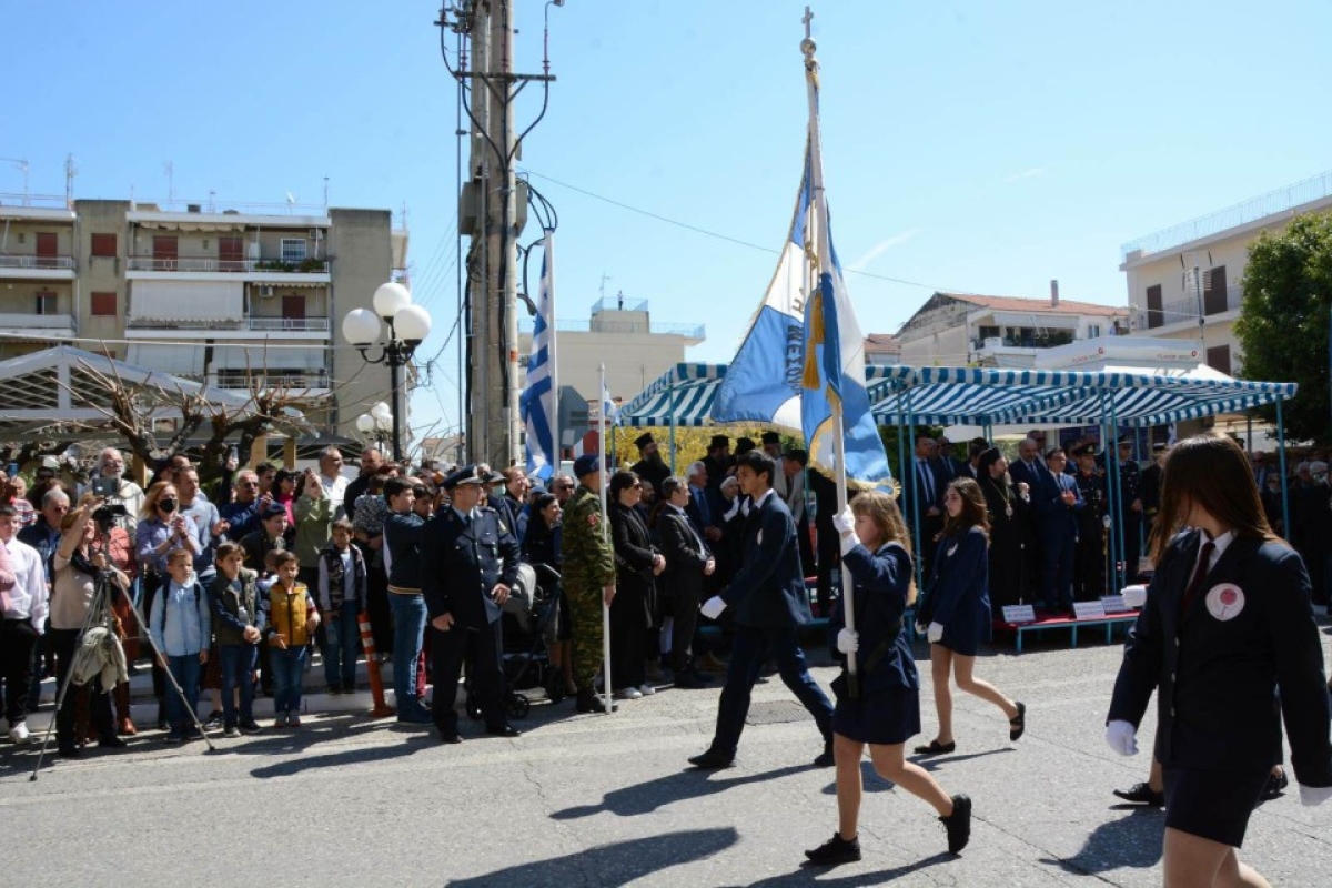 Με λαμπρότητα και εθνική υπερηφάνεια πραγματοποιήθηκε ο Εορτασμός και η παρέλαση της 25ης Μαρτίου στο Μεσολόγγι!