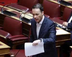 Μίλτος Ζαμπάρας: Χωρίς πιστοποίηση οι υπηρεσίες εναέριας κυκλοφορίας του Ακτίου – Ανησυχητική απάντηση από το Υπουργείο