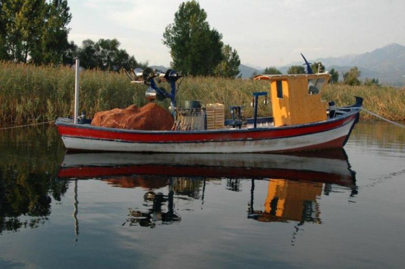 To παραδοσιακό ψάρεμα της αθερίνας στην Τριχωνίδα