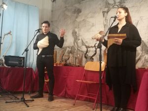Μουσική απο Αρχαία Ελλάδα με όργανα εποχής, απόλαυσαν οι μαθητές του 8ου Δημοτικού Σχολείου Αγρινίου
