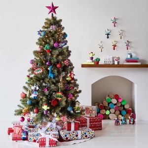 Στυλάτα χριστουγεννιάτικα δέντρα για να πάρετε έμπνευση