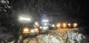 Ορεινή Ναυπακτία: Αυτοκίνητα 4χ4 “ζωγραφίζουν” πάνω στο χιόνι(Video)