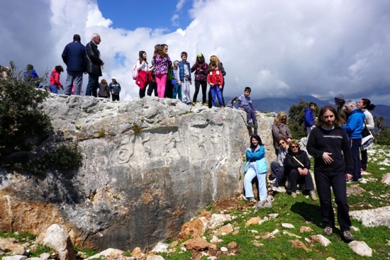 Πεζοπορική εξόρμηση αρχαιολογικού ενδιαφέροντος στο λόφο Καστρί Αρχοντοχωρίου