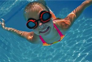 Εξωτερική Ωτίτιδα απειλεί τους κολυμβητές το καλοκαίρι
