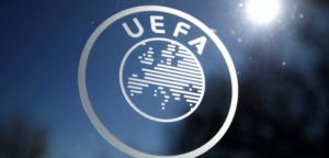 Η UEFA σκέφτεται επανεκκίνηση των διοργανώσεων χωρίς VAR λόγω κορονοϊού