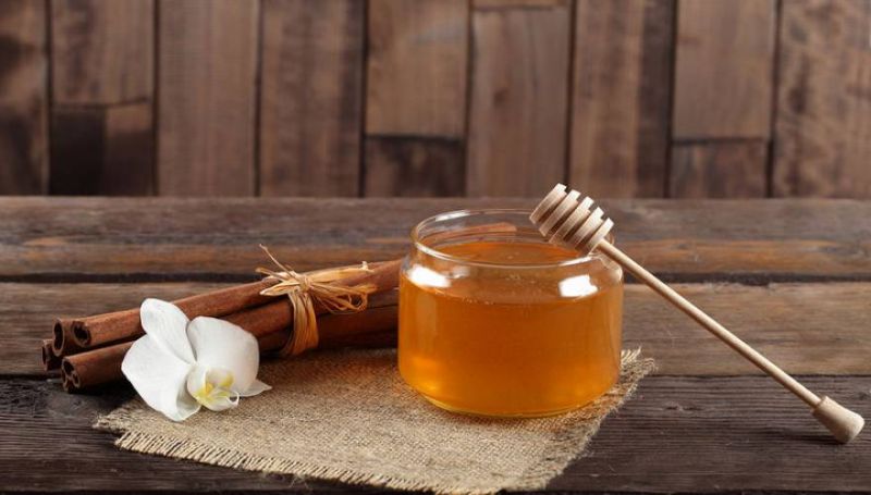 Φυσικό αδυνατιστικό ρόφημα με μέλι και κανέλα - Πώς θα το φτιάξετε