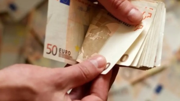Ξεκινά παρακράτηση φόρου σε χιλιάδες επικουρικές συντάξεις – Ποιούς αφορά