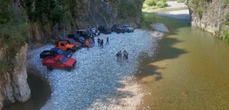 Βόλτα με 4Χ4 στο γεφύρι της Αρτοτίβας