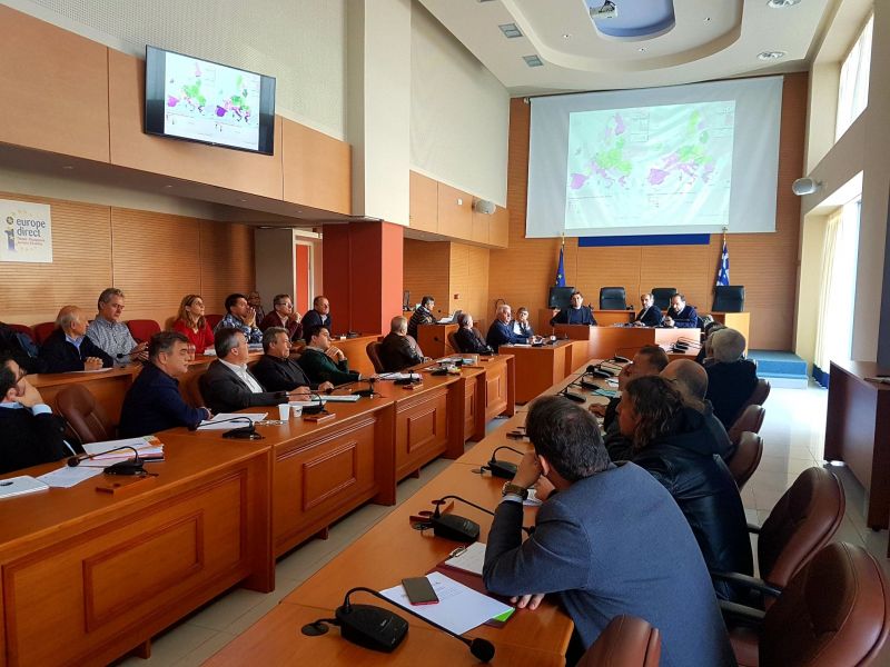 Απόστολος Κατσιφάρας – Συνάντηση με Δημάρχους: «Να προετοιμάσουμε έγκαιρα έργα για την επόμενη προγραμματική περίοδο»