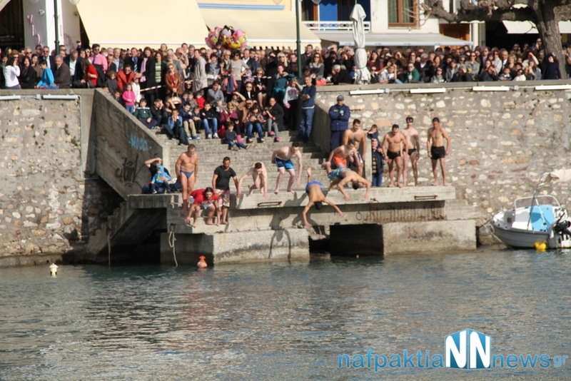 Με λαμπρότητα τα Θεοφάνεια στη Ναύπακτο