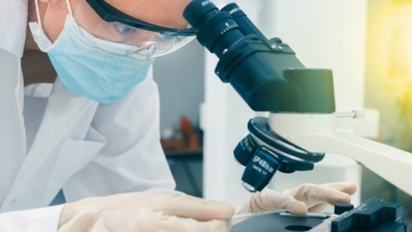 Επαναστατική μέθοδος υπερήχων για τη διάγνωση και θεραπεία του καρκίνου από τον Κώστα Αρβανίτη και την ομάδα του