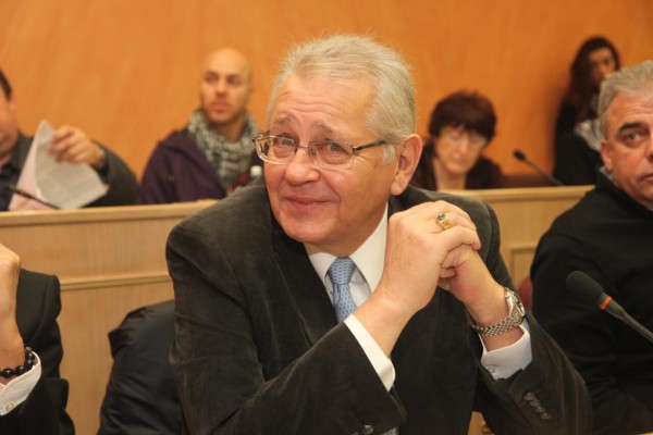 Δημήτρης Κωνσταντάρας: Η πορεία της ζωής του - Δημοσιογράφος, συγγραφέας, πολιτικός