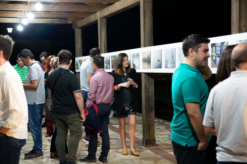 Πλήθος κόσμου στα εγκαίνια της έκθεσης του Photopolis Agrinio Photo Festival.  Η έκθεση συνεχίζεται μέχρι 24 Ιουνίου. (φωτο)