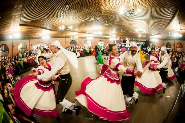 Διεθνές Φεστιβάλ Παραδοσιακών Χορών στο Αγρίνιο (Πεμ 24/8 - Κυρ 27/8/2017)