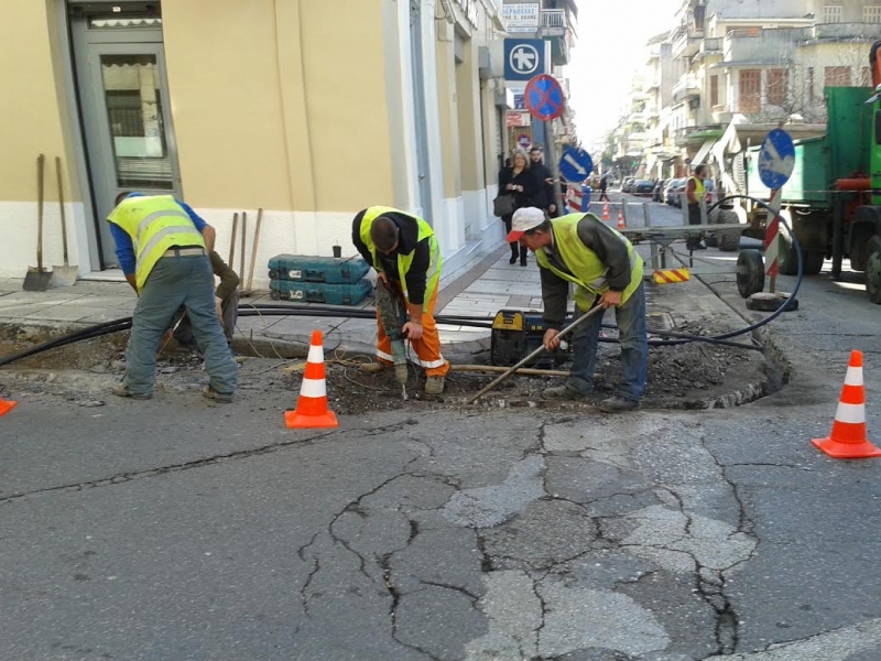 Eργασίες στο κέντρο του Αγρινίου για το ευρυζωνικό δίκτυο