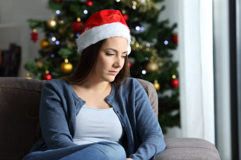 Αυτές είναι οι 5 στρατηγικές που θα σας βοηθήσουν να μειώσετε την κατάθλιψη των γιορτών