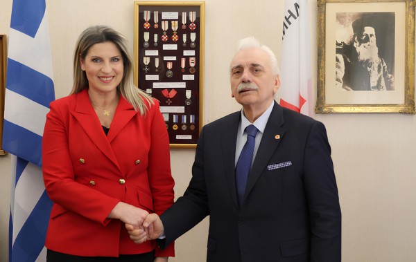 Συνάντηση της Χρυσούλας Τασολάμπρου με τον Πρόεδρο του Ελληνικού Ερυθρού Σταυρού Dr Αντώνιο Αυγερινό