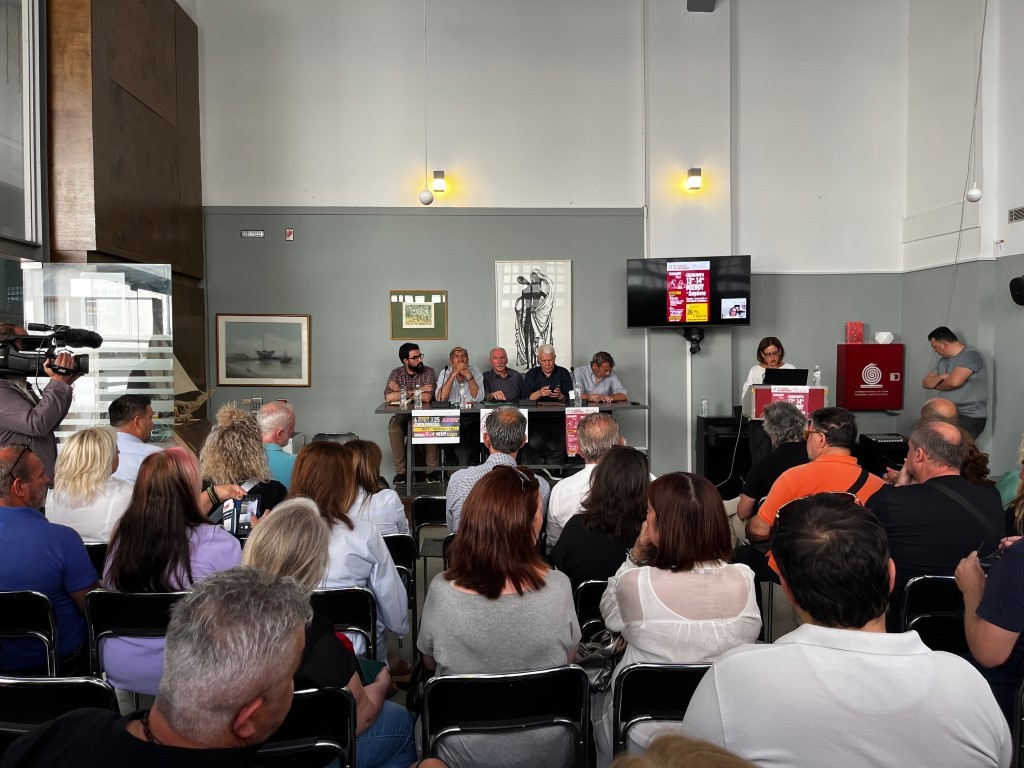 Αγρίνιο: Εποικοδομητική συζήτηση για το θέμα της επαναφοράς 13ου-14ου μισθού στην εκδήλωση της ΑΔΕΔΥ
